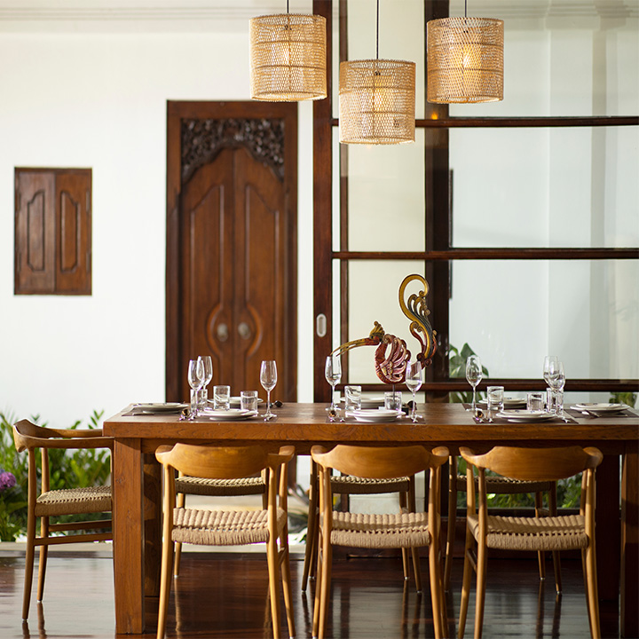 Villa Ken - Dining table